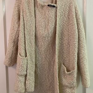 Hanger 221 Fuzzy sweater